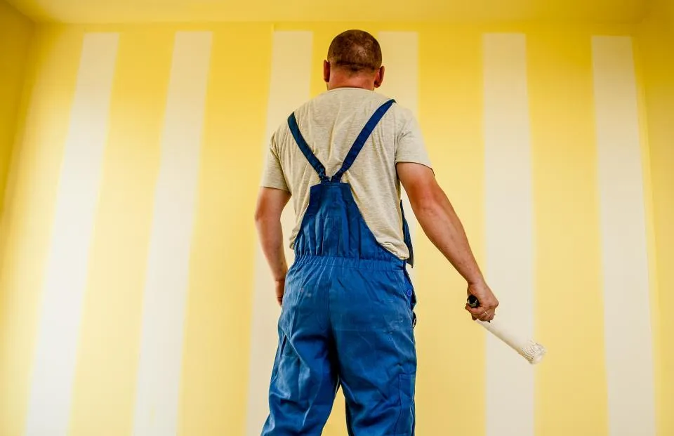 Fix damp & mould at home 2026: find the cause, remove it, prevent it