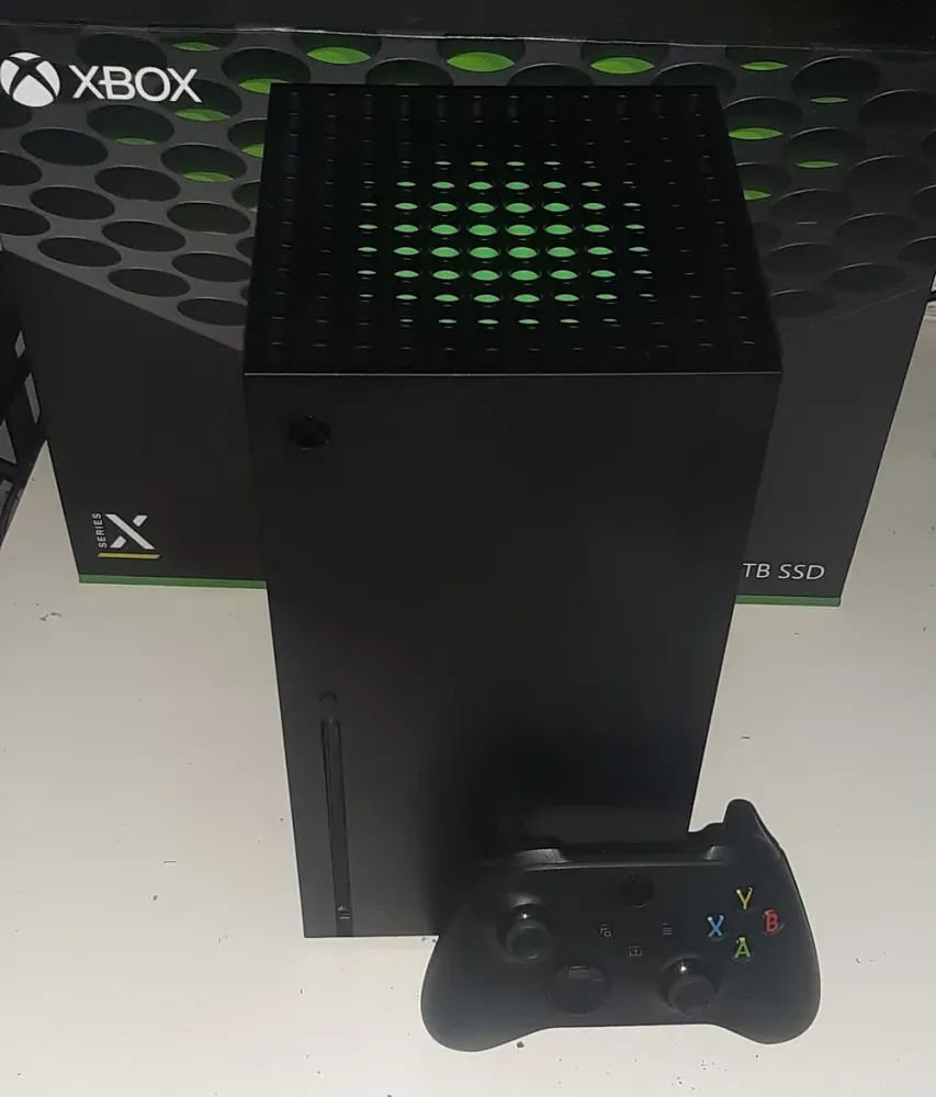 Xbox Series X เครื่องและคอนโทรลเลอร์ พร้อมกล่อง
