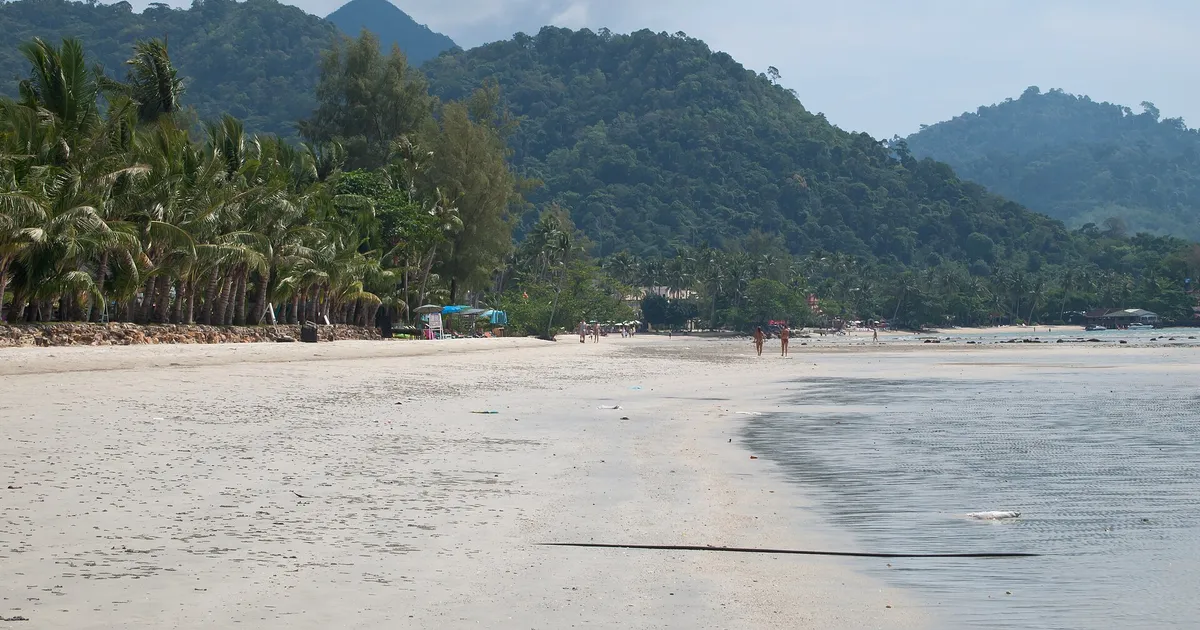 รีวิวเที่ยวเกาะช้าง ตราด 2569: ค่าเรือ หาด น้ำตก แผน 3 วัน 2 คืน