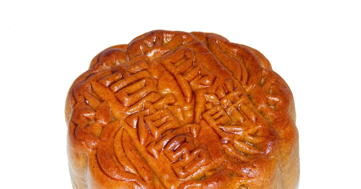 Mid-Autumn Festival 2026: Date, Rituals + 10 Mooncakes Worth Trying