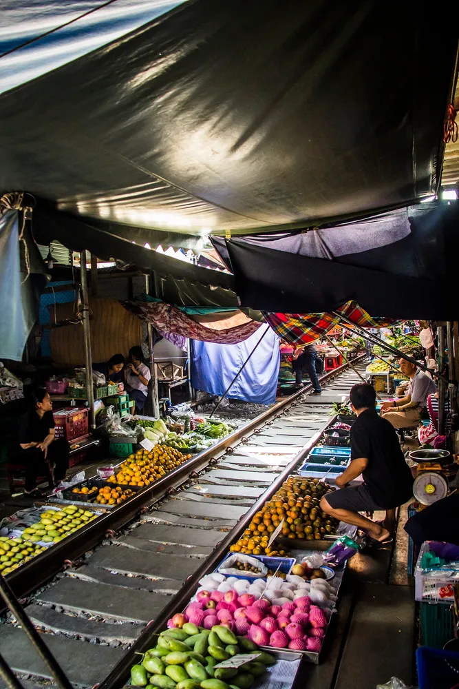 ตลาดสดในไทย สื่อถึงร้านค้าที่ใช้วงเงินซื้อสินค้าอุปโภคบริโภคของบัตรสวัสดิการแห่งรัฐ