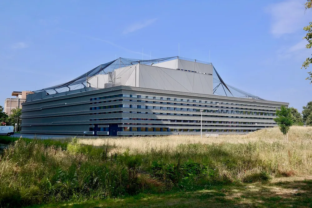 อาคารในเครือ University Medical Center Groningen (UMCG) สถาบันที่นำการวิจัยครั้งนี้