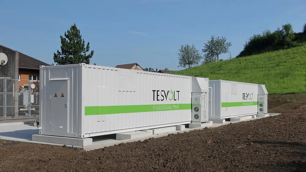Grid-scale battery energy storage containers