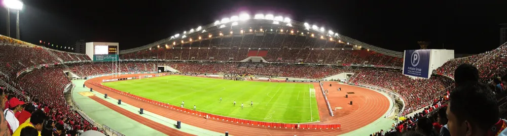 Rajamangala National Stadium packed with Thai fans in red